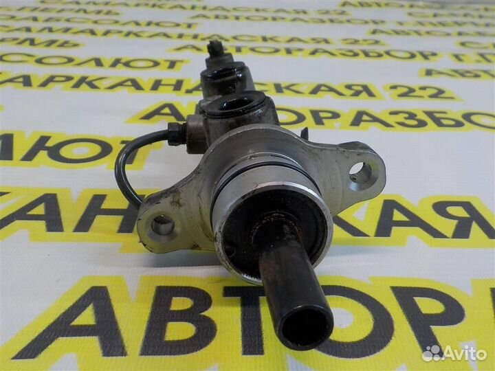 Цилиндр тормозной главный Toyota Camry XV30 2001