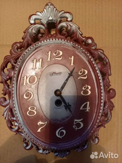 Старинные настенные часы механические
