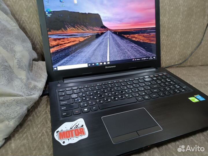 Lenovo 15.6/8gb/ssd/ Nvidia 2gb