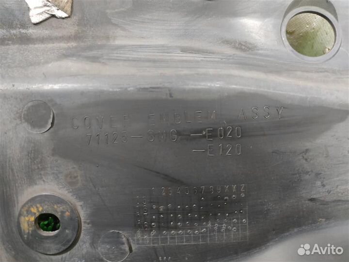 Накладка замка капота Honda Civic 5D (FN) 2010