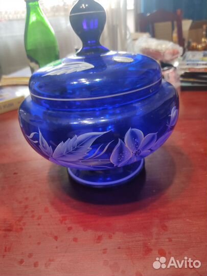 Конфетница с крышкой