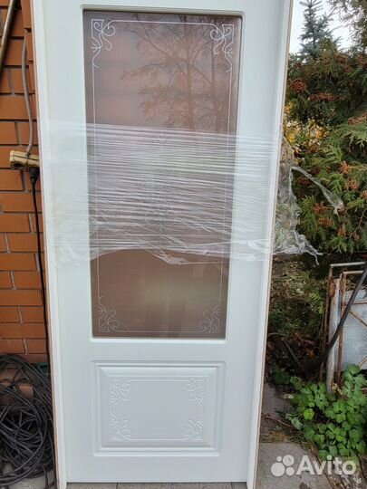 Двери межкомнатные деревянные новые