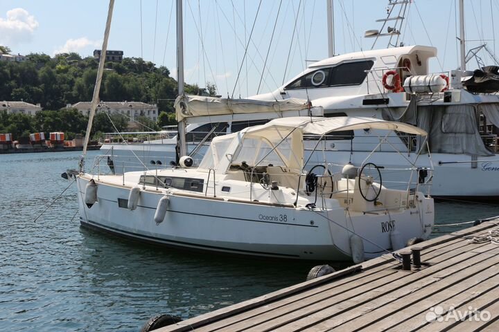 Парусная яхта Beneteau Oceanis 38