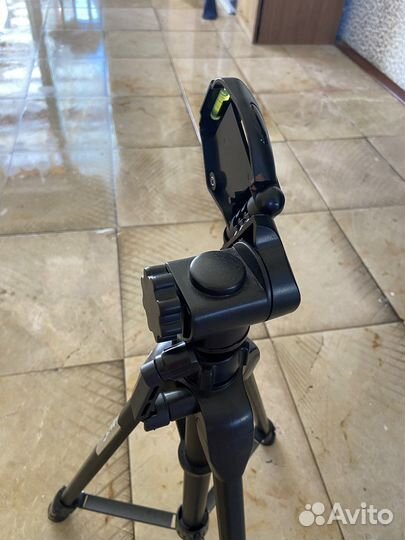 Штатив под фотоаппарат профессиональный