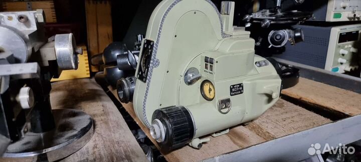 Кинокамера 16сп-1м с 3 объективами