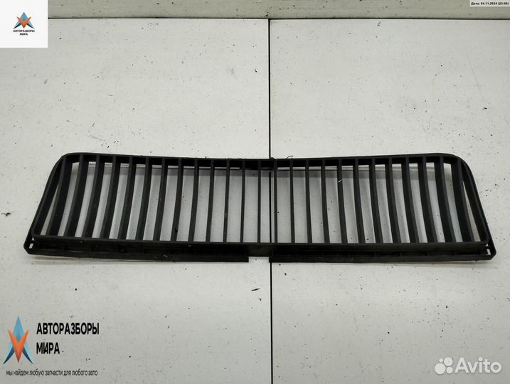 Заглушка (решетка) в бампер Skoda Octavia