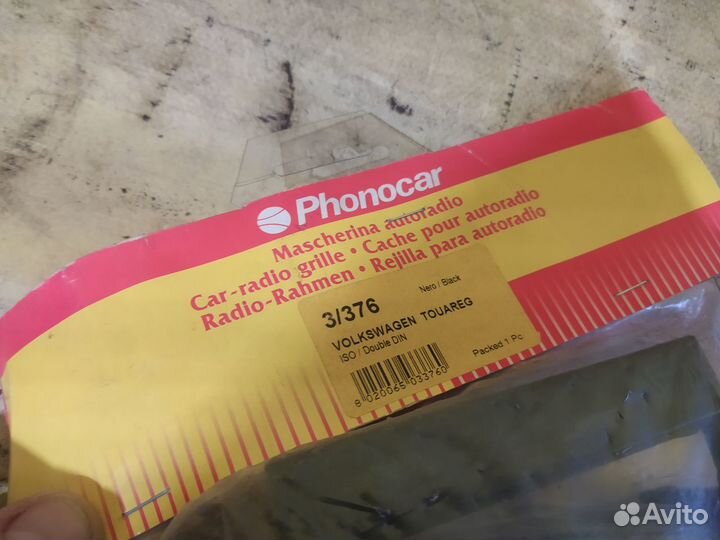 Накладка рамка магнитолы wv touareg 10-18