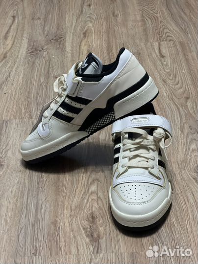 Кожаные кеды Adidas белые