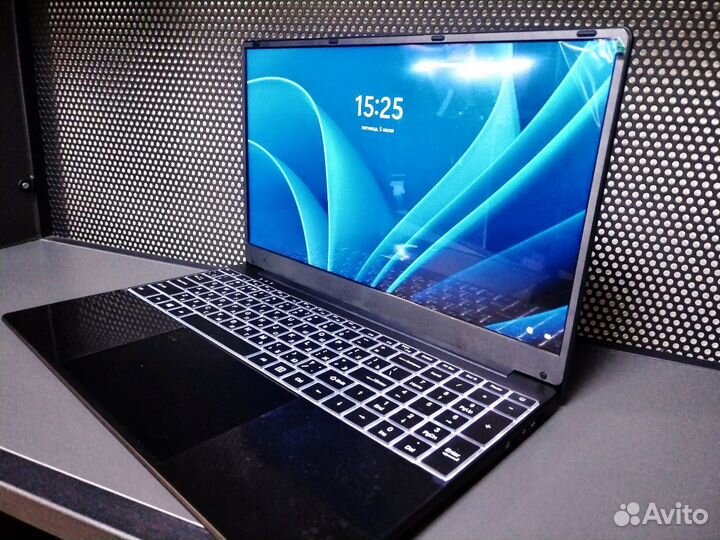 Ноутбук 15.6