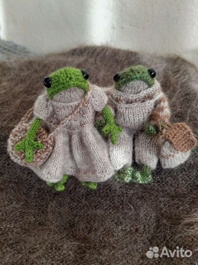 Лягушка вязаная мальчик и девочка