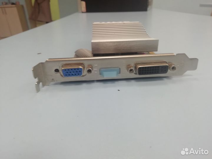 Продам видеокарту Nvidia Geforce GT 210