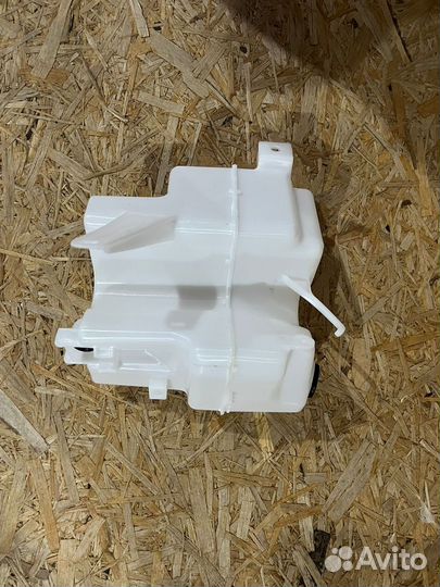 Бачок омывателя на Камри v70 v75 под оригинал