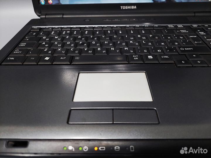 Ноутбук Toshiba satellite в отличном состоянии