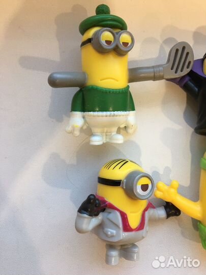 Миньоны из макдональдса и очки