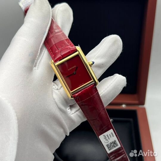 Часы золотые Cartier Tank Red