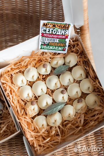 Мужские подарки из шоколадных пельменей