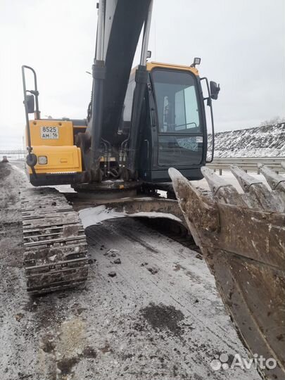 Гусеничный экскаватор Hyundai HX220S, 2023