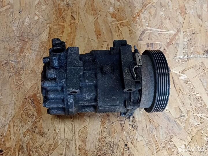 Компрессор кондиционера Renault Logan 1