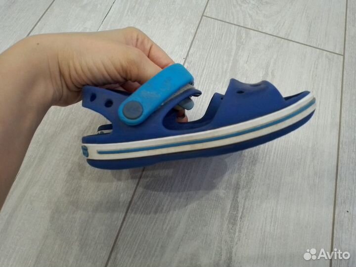 Босоножки Crocs C8