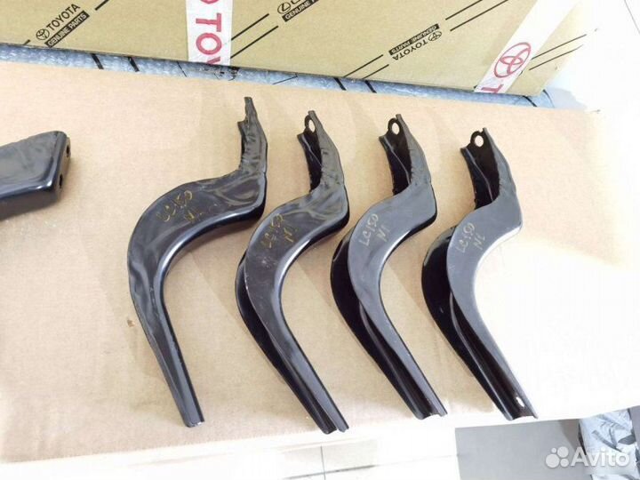 Кронштейн подножки Toyota Land Cruiser Prado 150