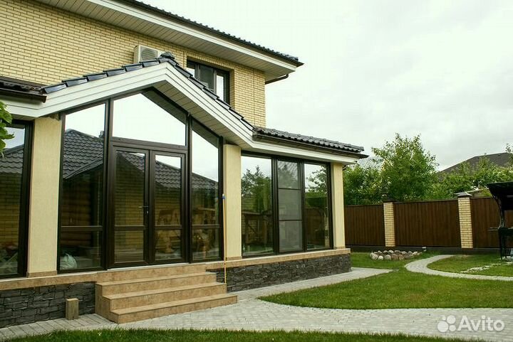 Окно в коттедж