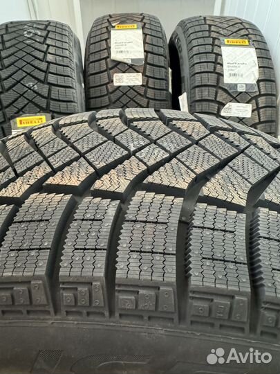 Pirelli Ice Zero FR 225/55 R18 102H