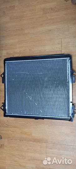 Радиатор охлаждения toyota land cruiser 200