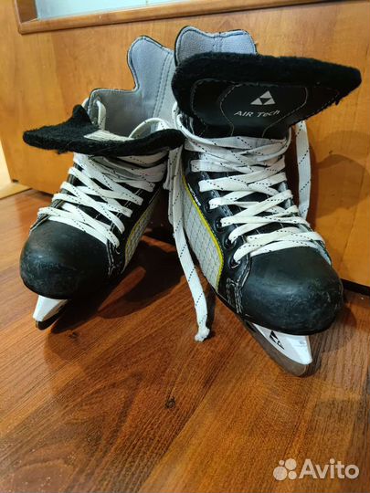 Коньки хоккейные