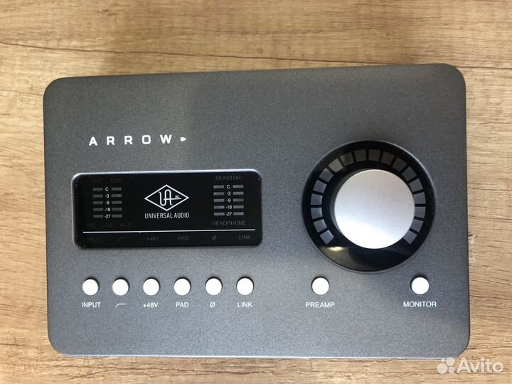Аудиоинтерфейс Universal audio arrow