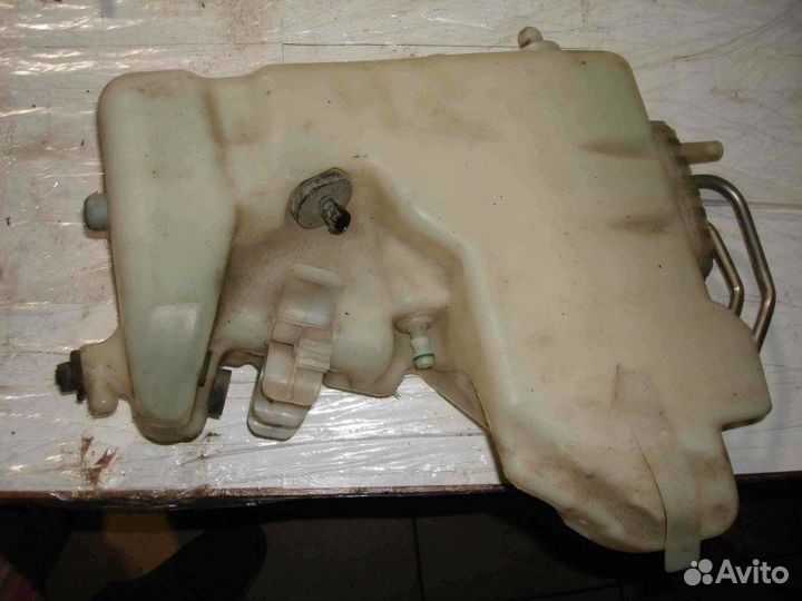 Бачок Mercedes E W211 2002-2009