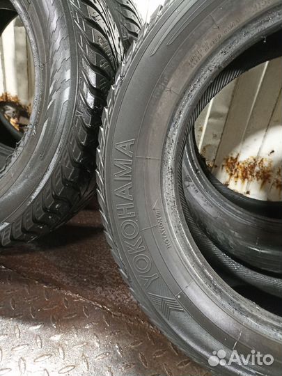 Yokohama Ice Guard Stud IG55 215/60 R16