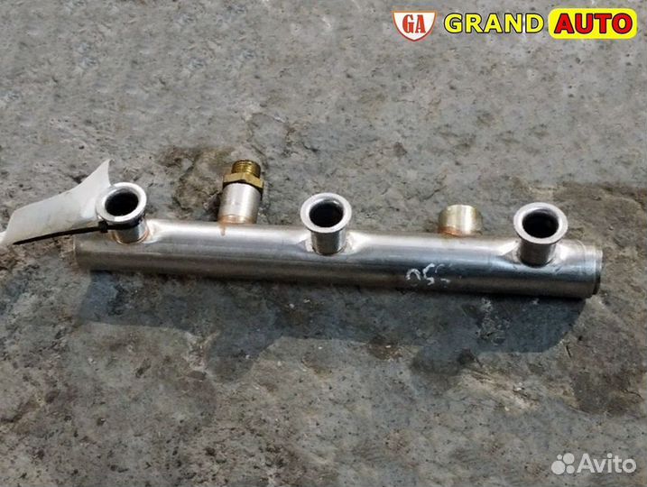 Рейка топливная левая на Audi A6