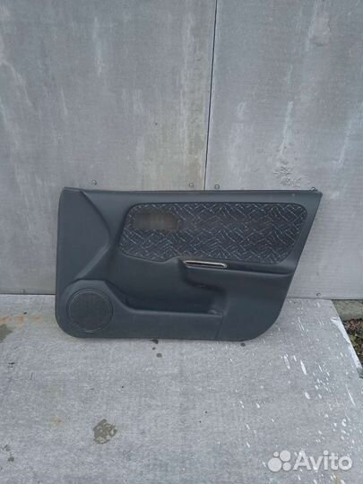 Дверная карта передняя правая Nissаn Рrimеra P11