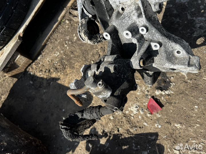 Крепление Гура Ауди q5 2.0л CDN