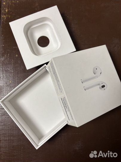 Коробка от оригинальных наушников AirPods 1