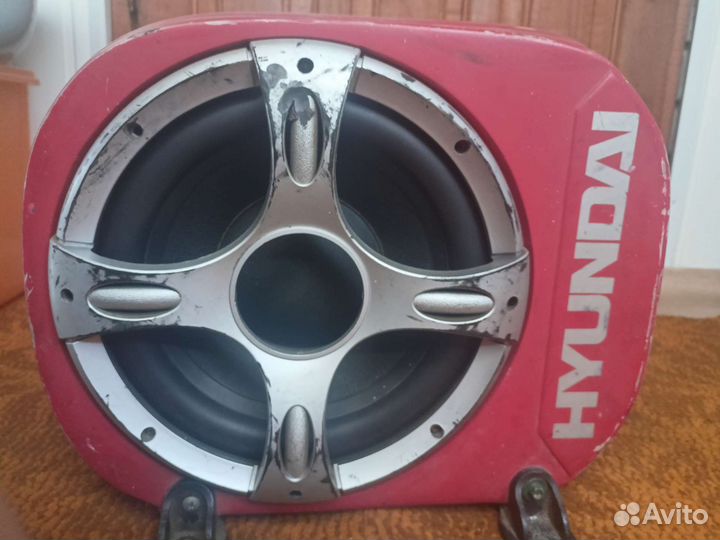 Автомобильный сабвуфер