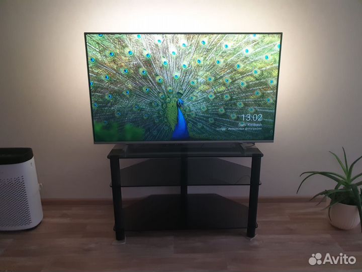 Стеклянная тумба под тв