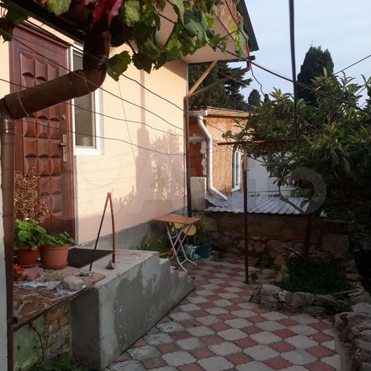 2-к. квартира, 52 м², 2/2 эт.