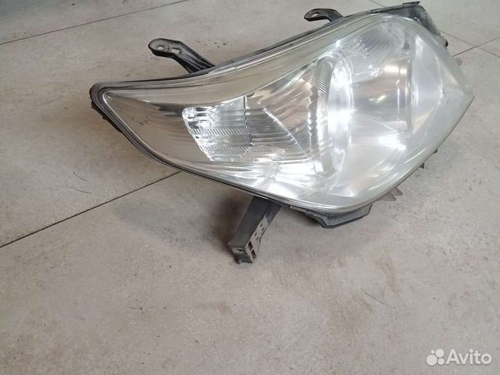 Фара правая галоген Toyota Land cruiser prado15009