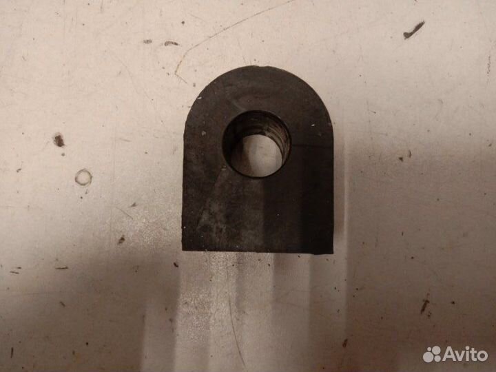 Втулка переднего стабилизатора Nissan Patrol