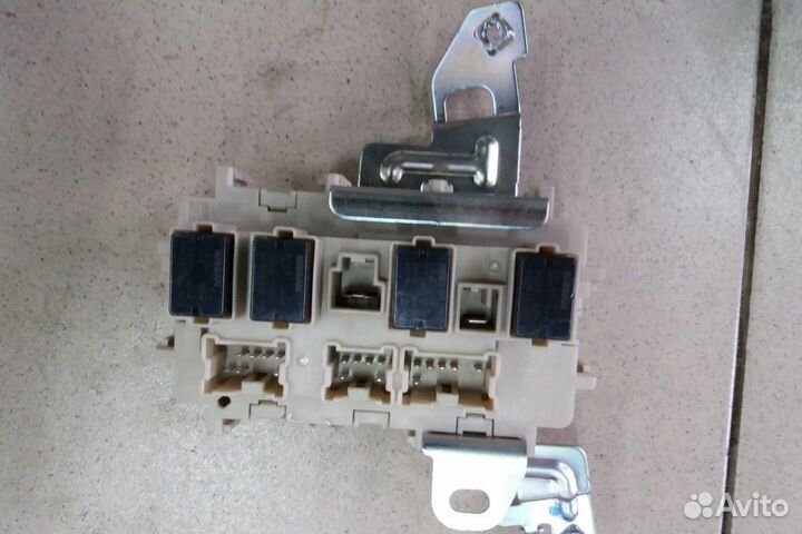 Салонный блок предохранителей Nissan Qashqai j11