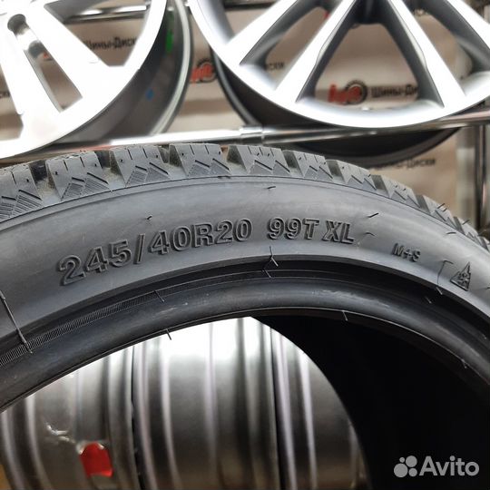 Arivo Ice Claw ARW7 245/40 R20 99T