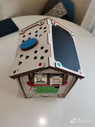 Бизиборд домик