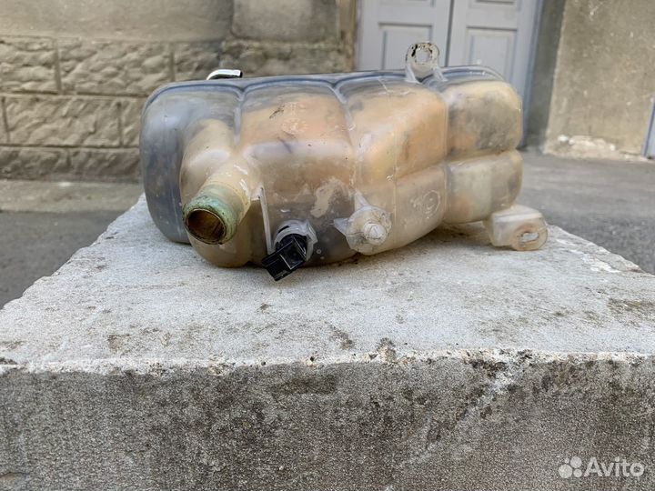 Бочек расширительный w202