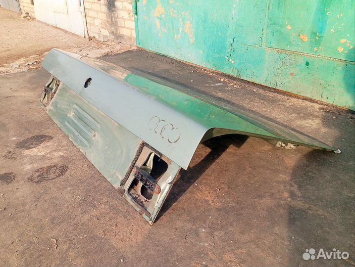 Крышка багажника Audi 100C3