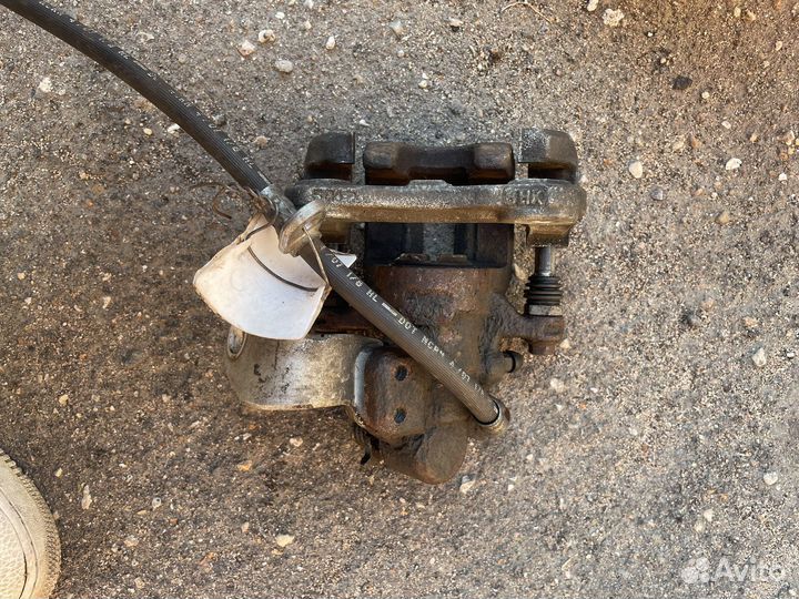 Задний правый суппорт Honda Civic рестайлинг