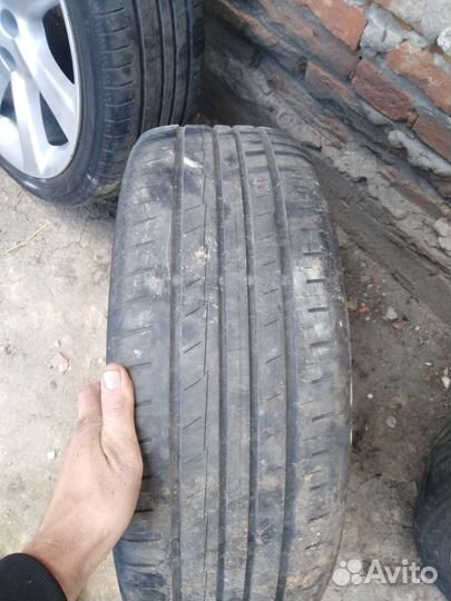 Yokohama BluEarth AE50 225/40 R19