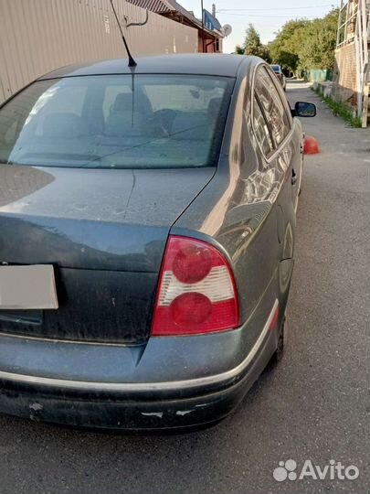 Volkswagen Passat 1.8 AT, 2002, 310 000 км