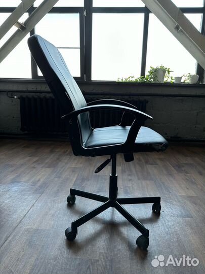 Кресло компьютерное эко.кожа (Бюрократ CH-551)