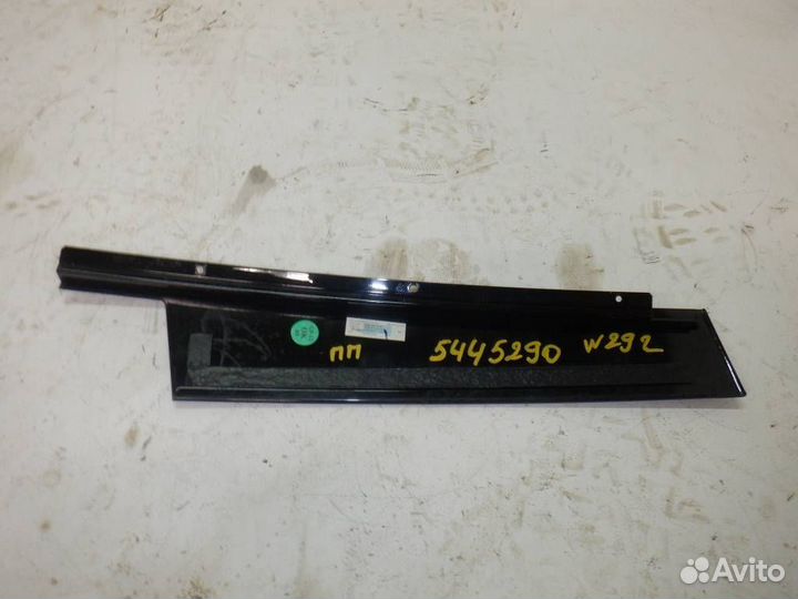 Накладка двери передней правой Mercedes C292 GLE
